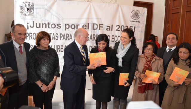 Entrega de Propuestas para el desarrollo económico, social y urbano en el Distrito Federal