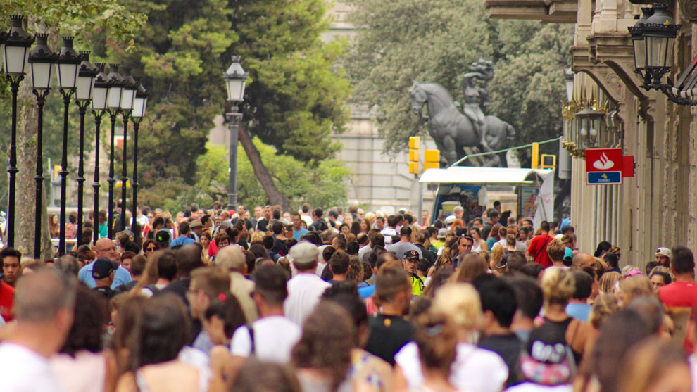 El turismo de masas, una amenaza para las poblaciones locales