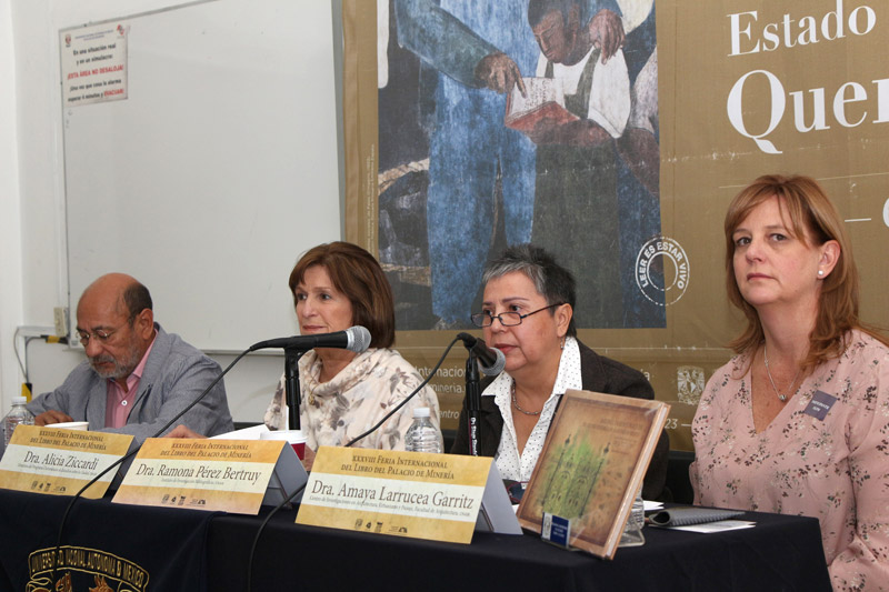 Se presentó en la FIL del Palacio de Minería el libro del PUEC 